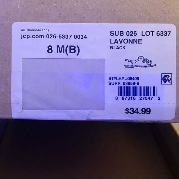 Used.  Sandals w/ adjustable buckle. - Picture 13 of 14